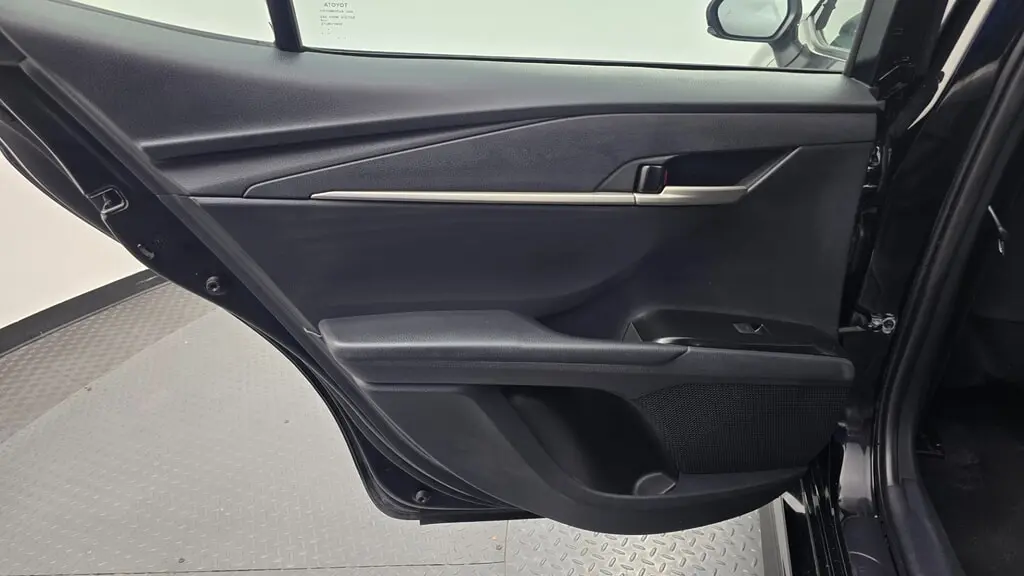 2025 TOYOTA CAMRY SE photo 15