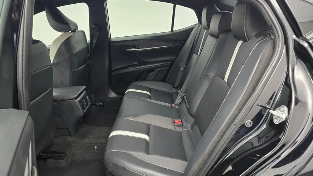 2025 TOYOTA CAMRY SE photo 16