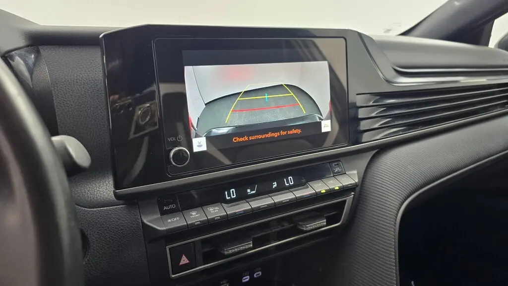 2025 TOYOTA CAMRY SE photo 26