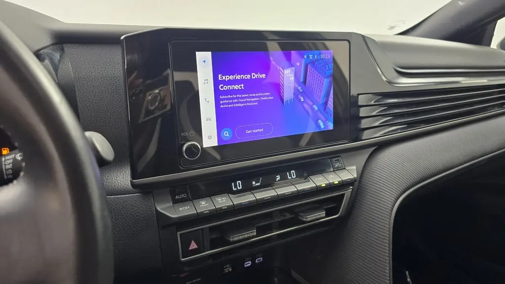 2025 TOYOTA CAMRY SE photo 27