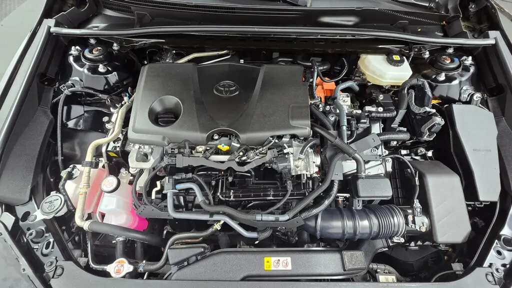 2025 TOYOTA CAMRY SE photo 33