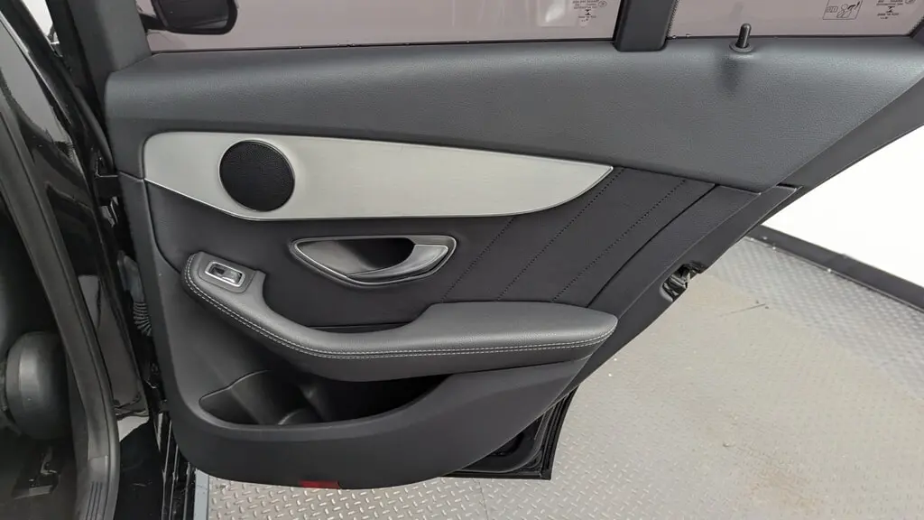 2019 MERCEDES-BENZ C-CLASS C 300 photo 18