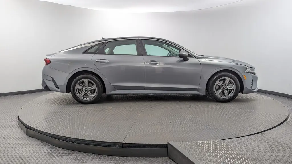 2023 KIA K5 LXS photo 8