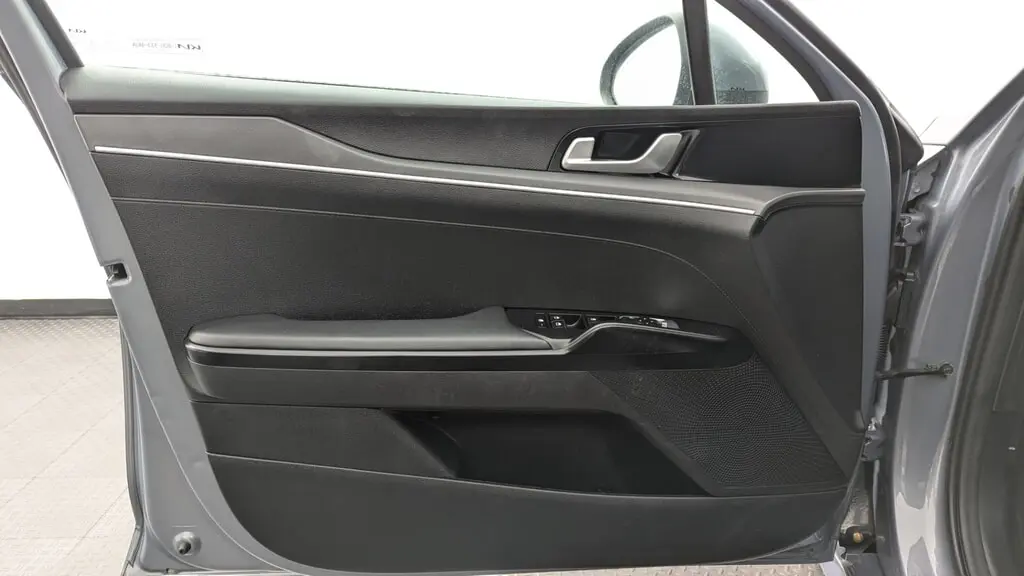 2023 KIA K5 LXS photo 12