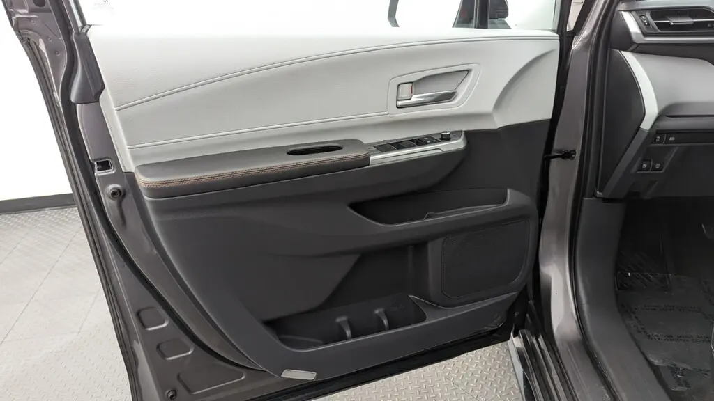 2022 TOYOTA SIENNA XSE photo 11