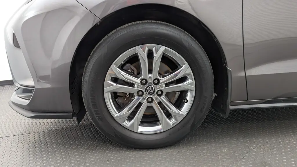 2022 TOYOTA SIENNA XSE photo 29