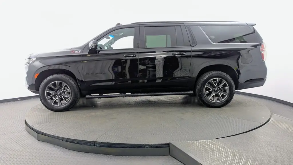 2022 CHEVROLET SUBURBAN Z71 photo 2