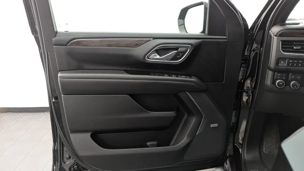 2022 CHEVROLET SUBURBAN Z71 photo 12