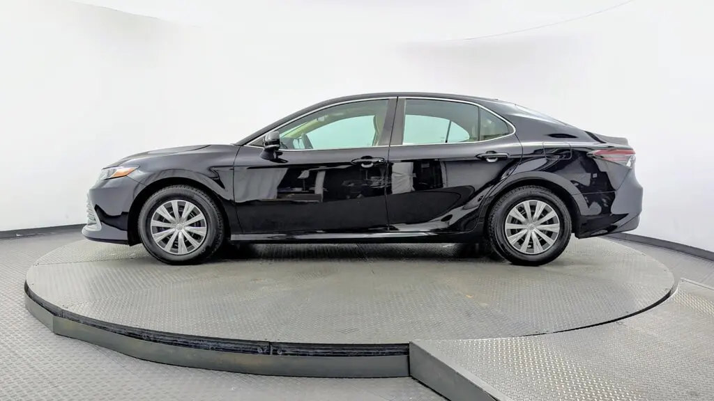 2023 TOYOTA CAMRY HYBRID LE photo 2