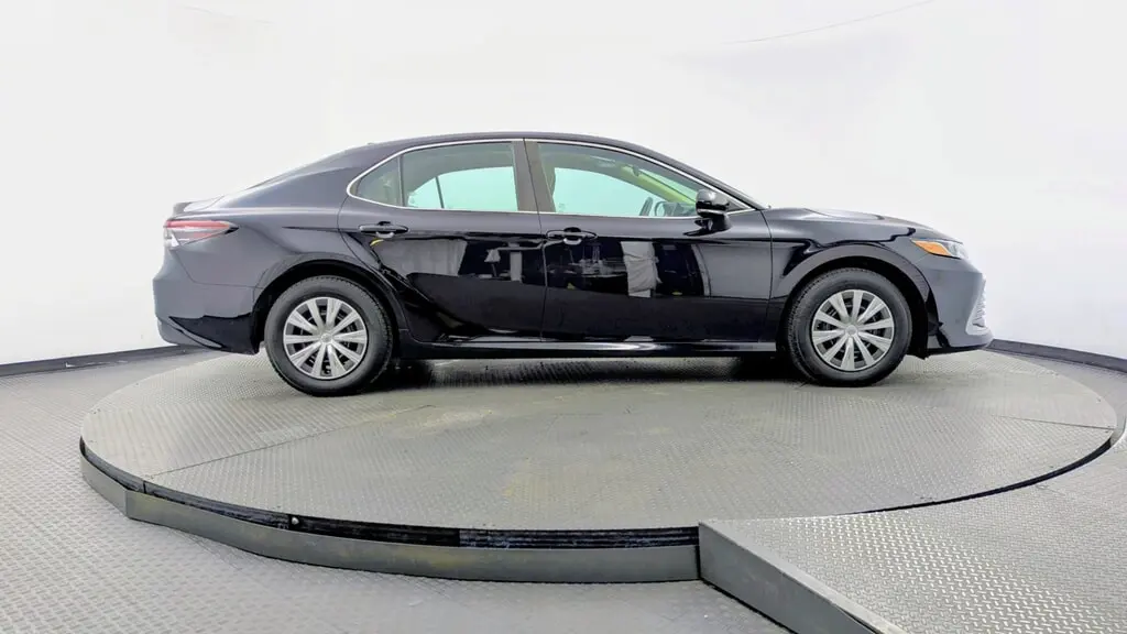 2023 TOYOTA CAMRY HYBRID LE photo 8