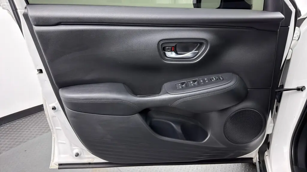 2023 HONDA HR-V LX photo 12