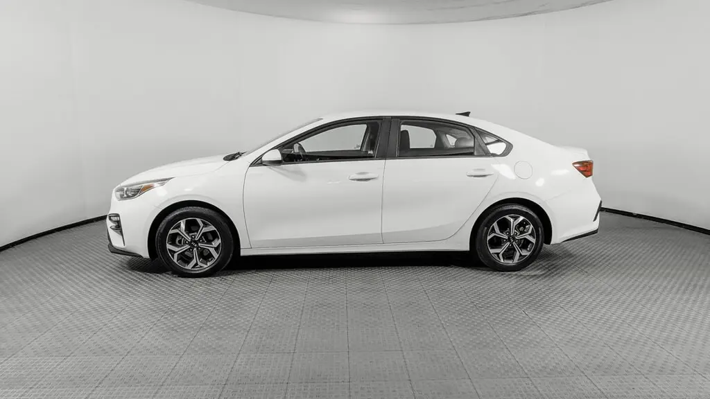2019 KIA FORTE LXS photo 2