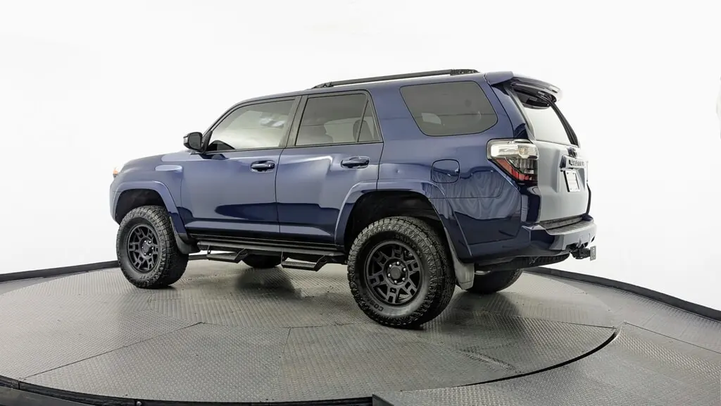 2019 TOYOTA 4RUNNER SR5 photo 5
