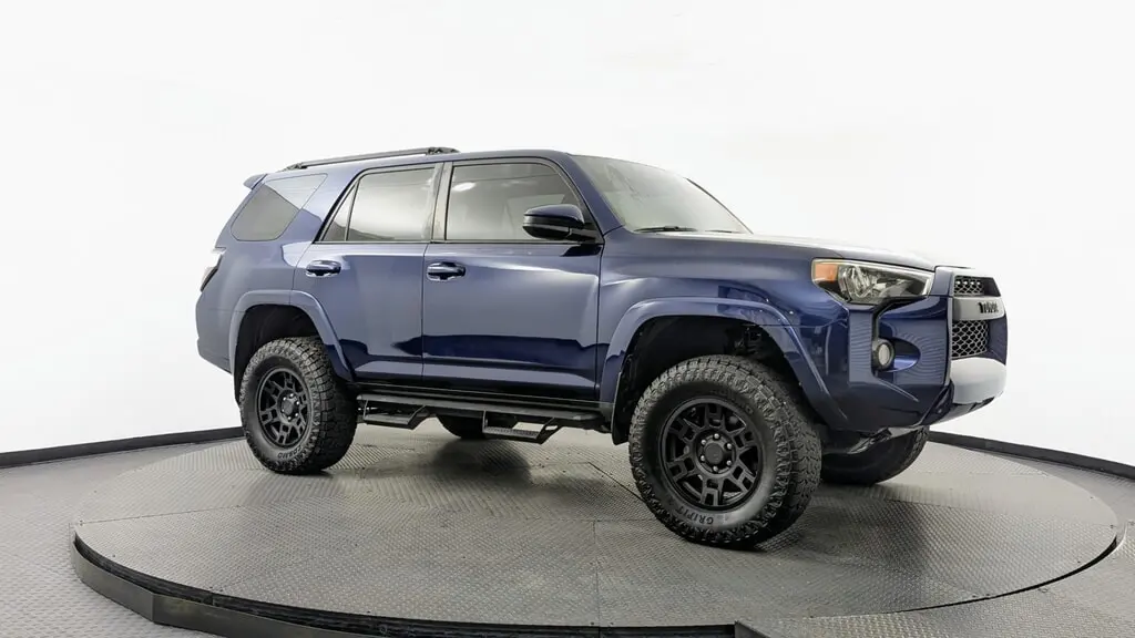 2019 TOYOTA 4RUNNER SR5 photo 10
