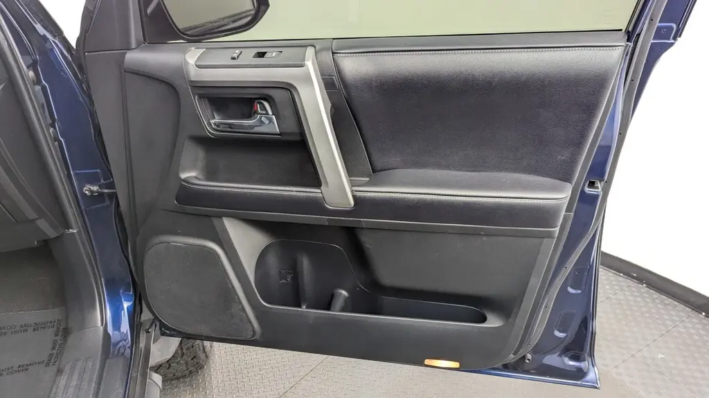 2019 TOYOTA 4RUNNER SR5 photo 21