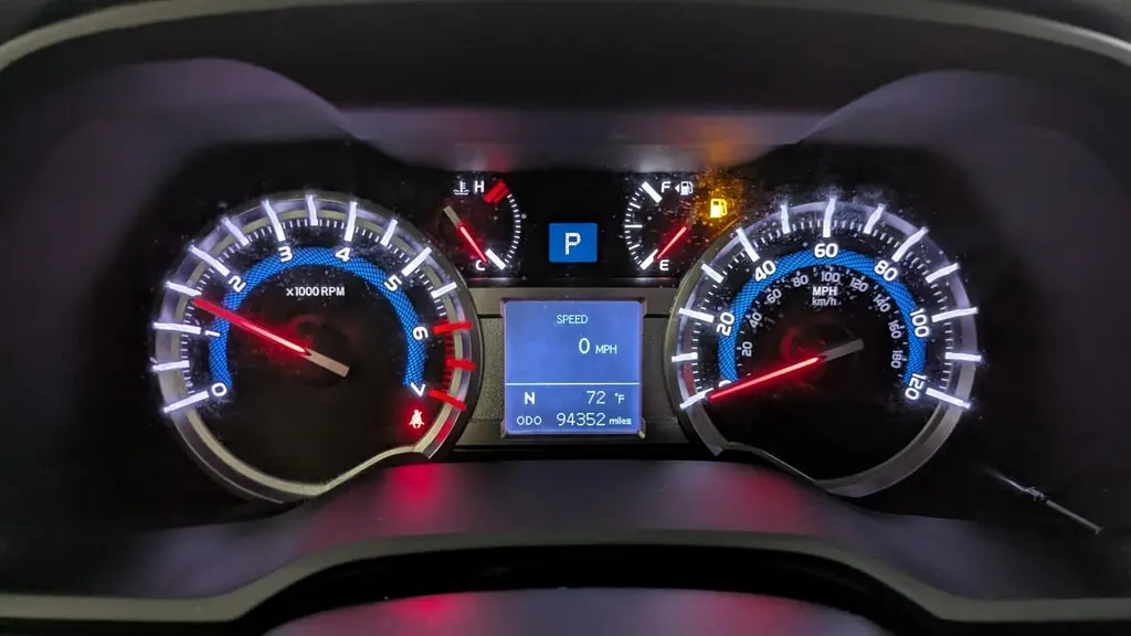 2019 TOYOTA 4RUNNER SR5 photo 24
