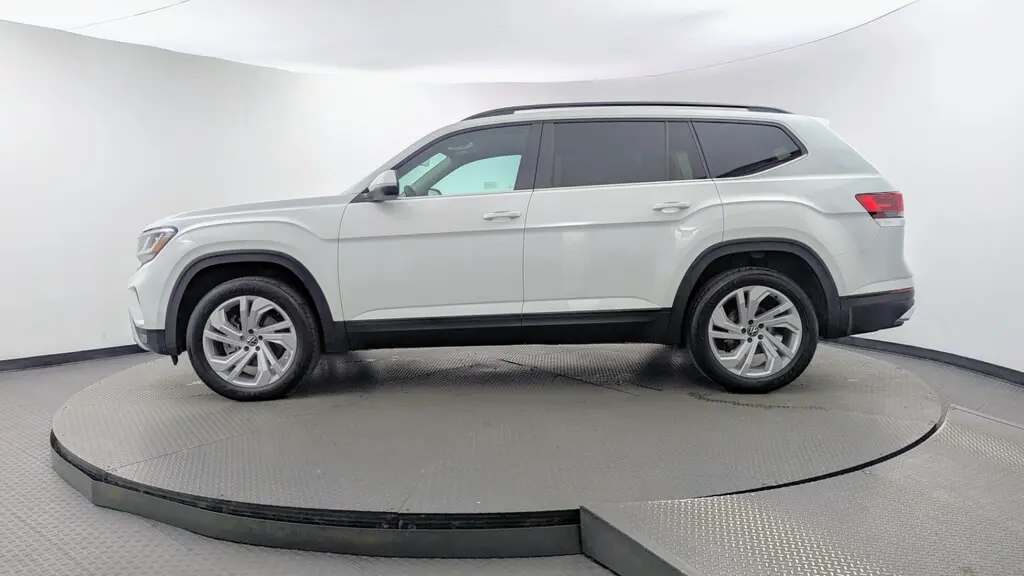 2023 VOLKSWAGEN ATLAS 3.6L V6 SE W/TECHNOLOGY photo 2