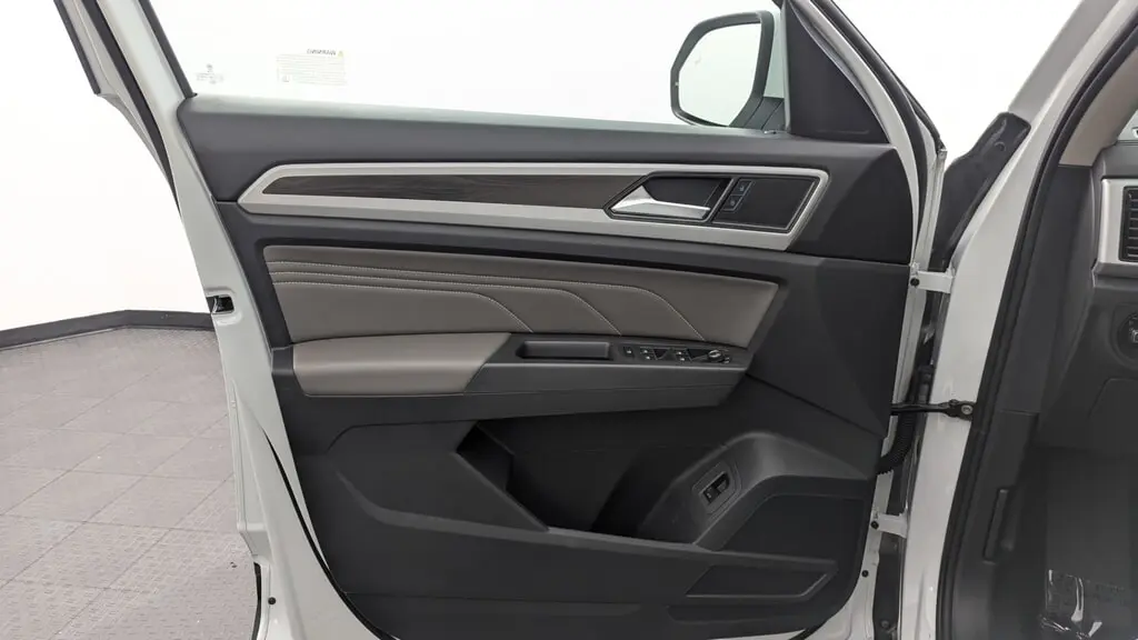 2023 VOLKSWAGEN ATLAS 3.6L V6 SE W/TECHNOLOGY photo 12