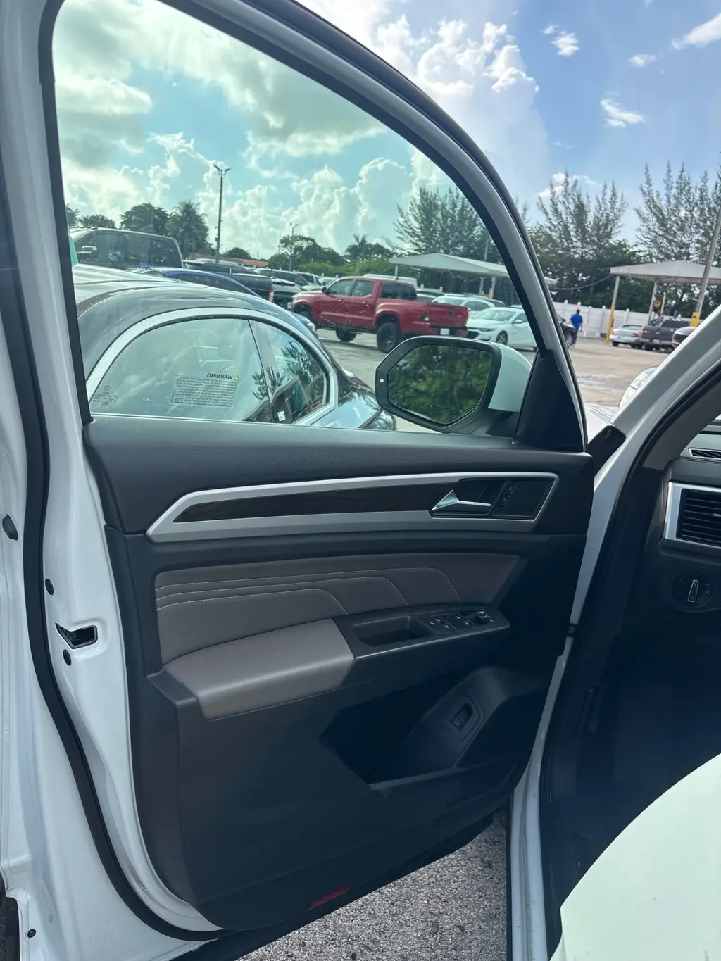 Florida Fine Cars - Used VOLKSWAGEN ATLAS 2023 MIAMI 3.6L V6 SE W/TECHNOLOGY
