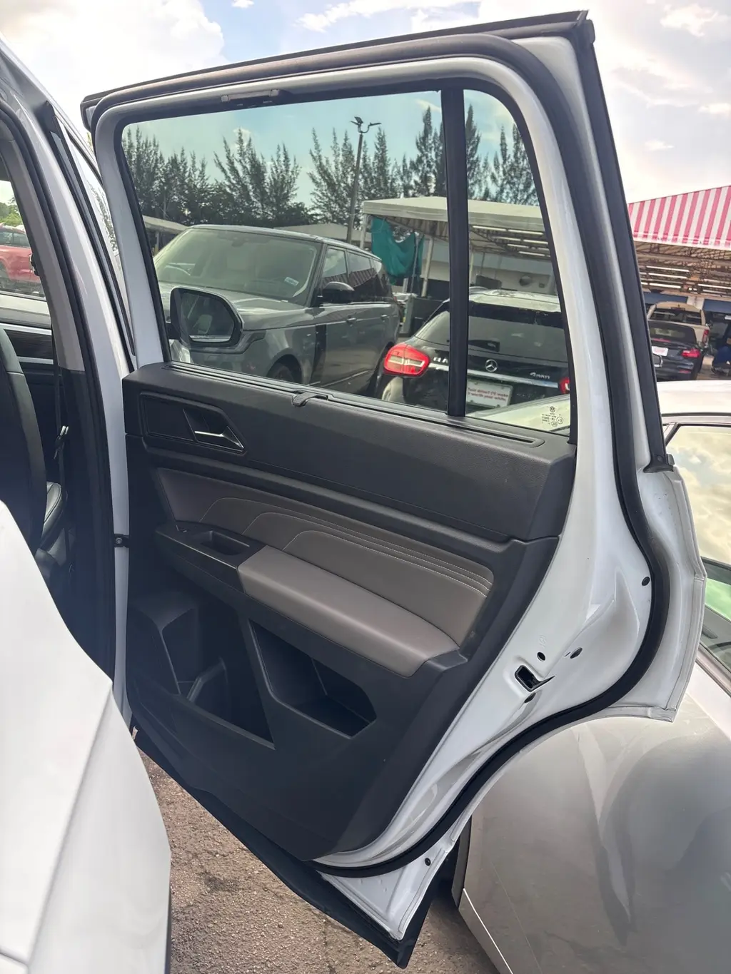 Florida Fine Cars - Used VOLKSWAGEN ATLAS 2023 MIAMI 3.6L V6 SE W/TECHNOLOGY