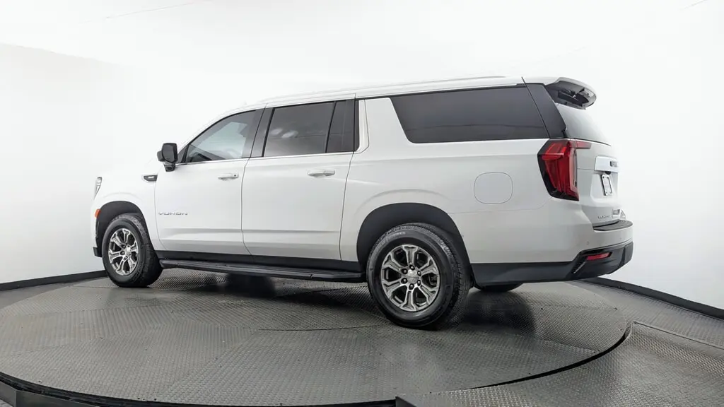2023 GMC YUKON XL SLE photo 5