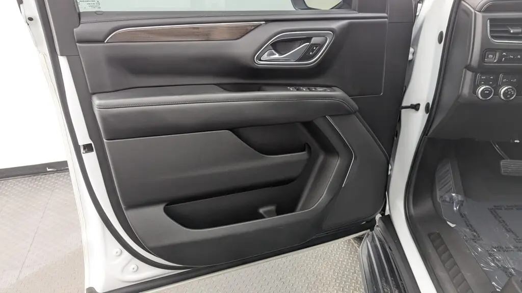 2023 GMC YUKON XL SLE photo 12