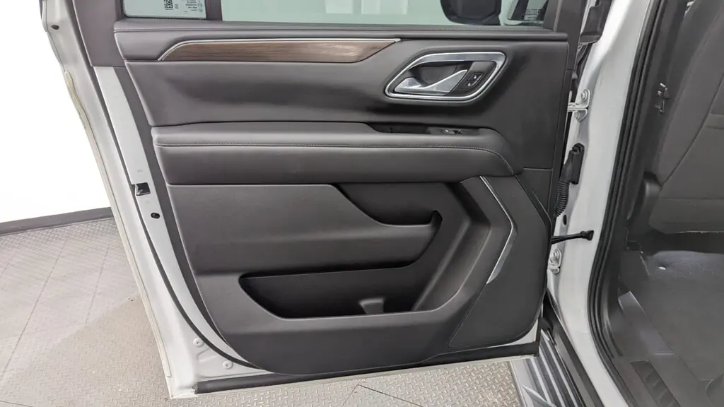 2023 GMC YUKON XL SLE photo 15