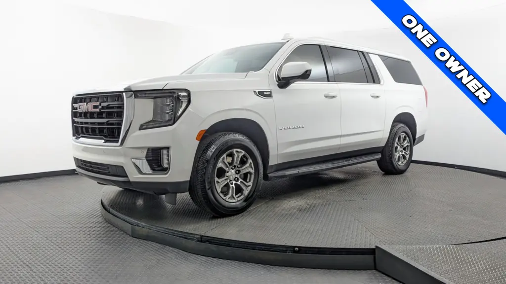 2023 GMC YUKON XL SLE photo 1