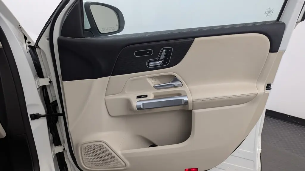 2021 MERCEDES-BENZ GLB GLB 250 photo 22