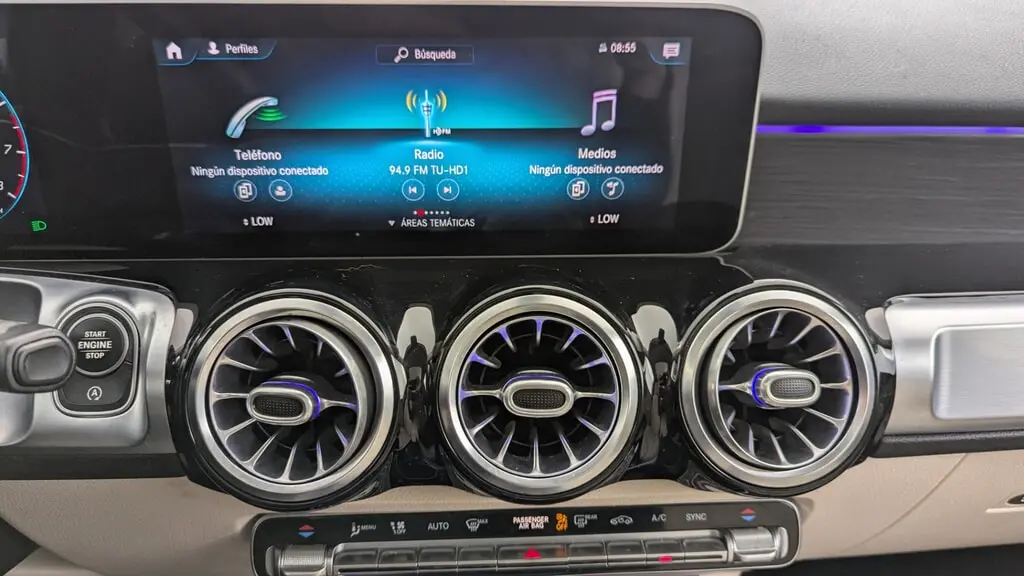 2021 MERCEDES-BENZ GLB GLB 250 photo 28