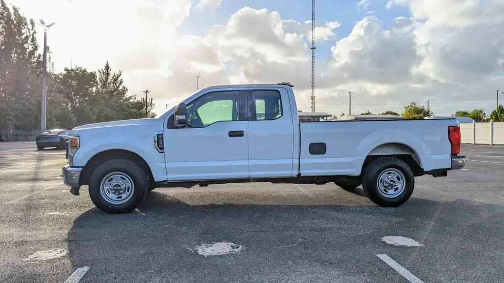 2020 FORD SUPER DUTY F-250 SRW XL photo 2