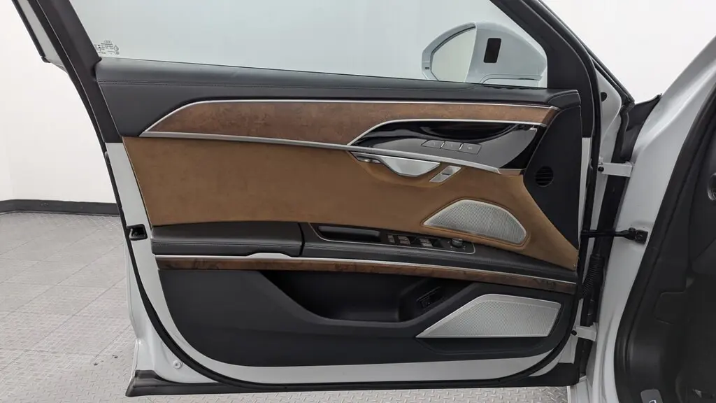 2019 AUDI A8 L photo 12