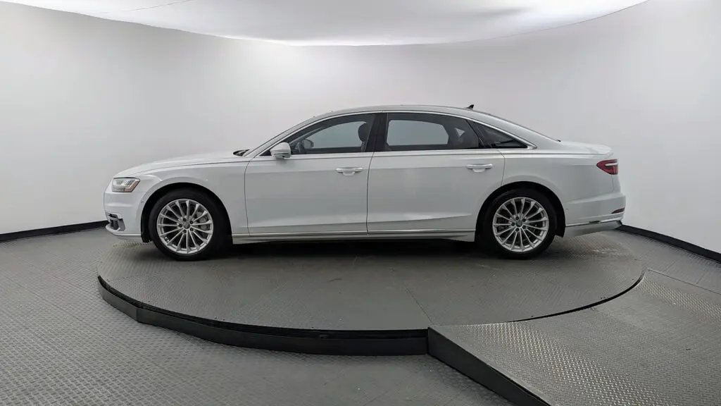 2019 AUDI A8 L photo 2