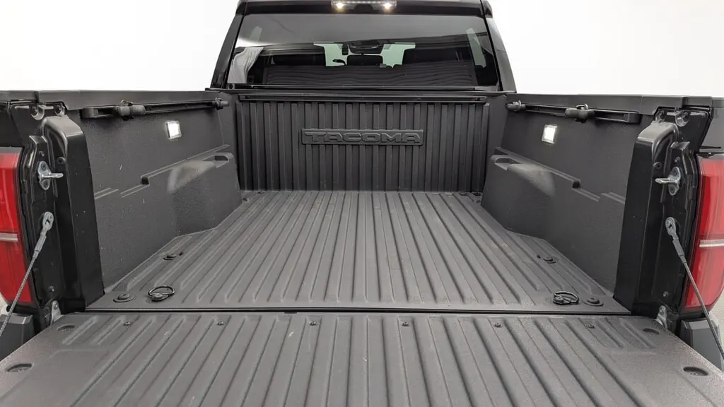 2025 TOYOTA TACOMA 2WD SR photo 17