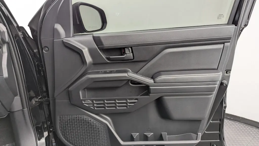 2025 TOYOTA TACOMA 2WD SR photo 22