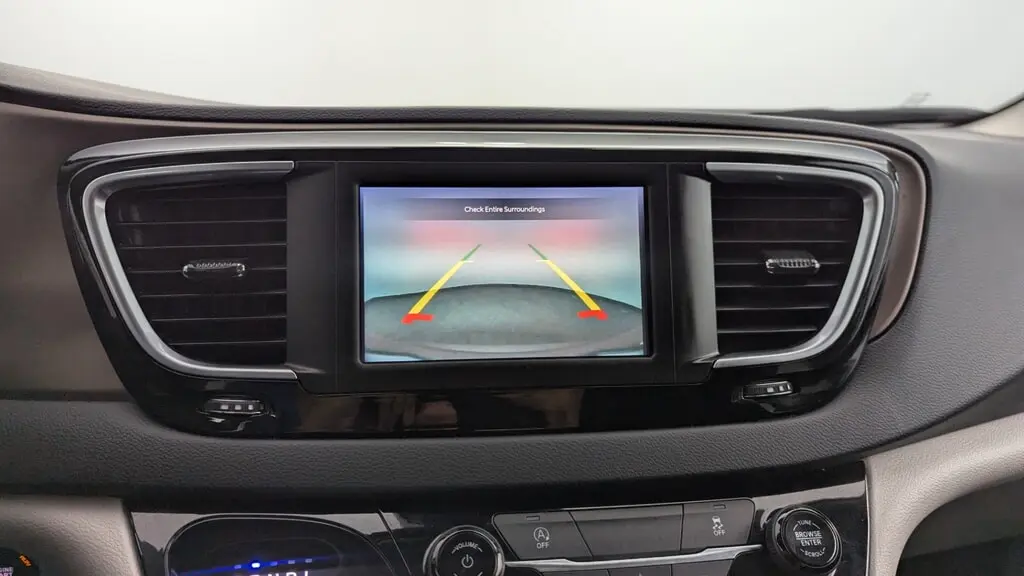 2023 CHRYSLER VOYAGER LX photo 27