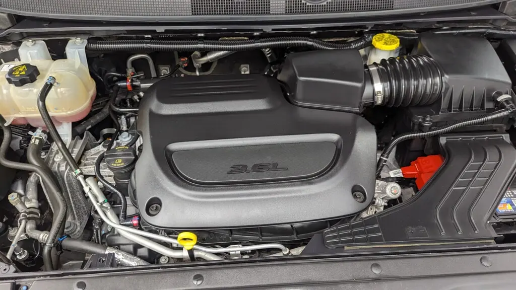 2023 CHRYSLER VOYAGER LX photo 29