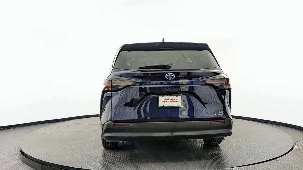 2023 TOYOTA SIENNA LE photo 6