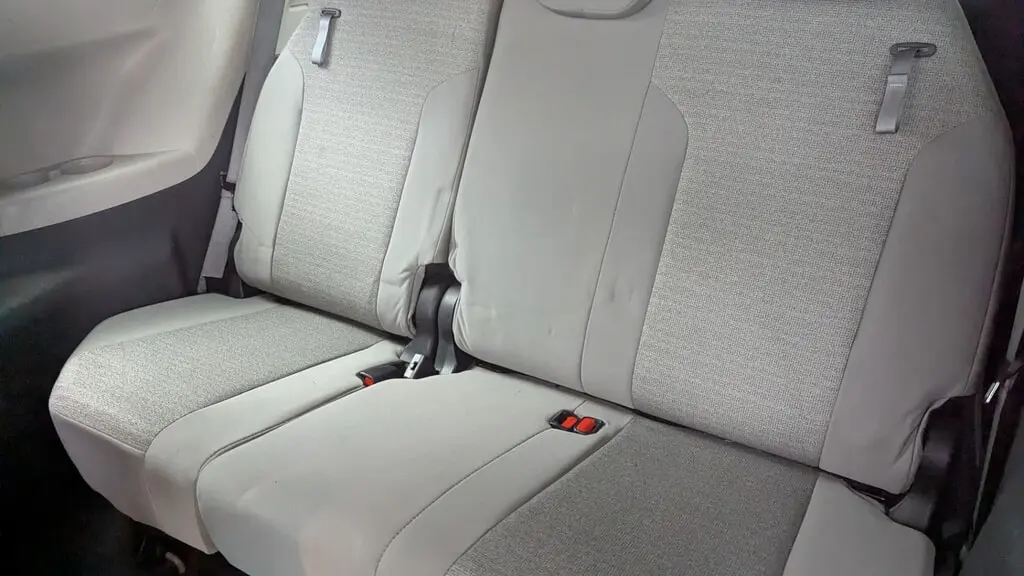 2023 TOYOTA SIENNA LE photo 16
