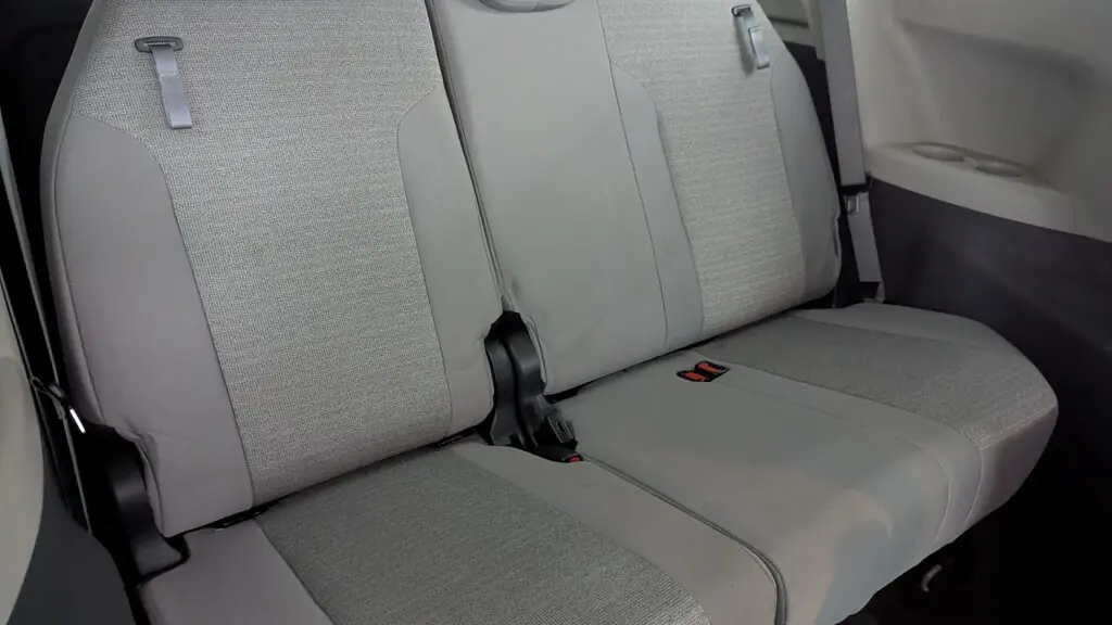 2023 TOYOTA SIENNA LE photo 18