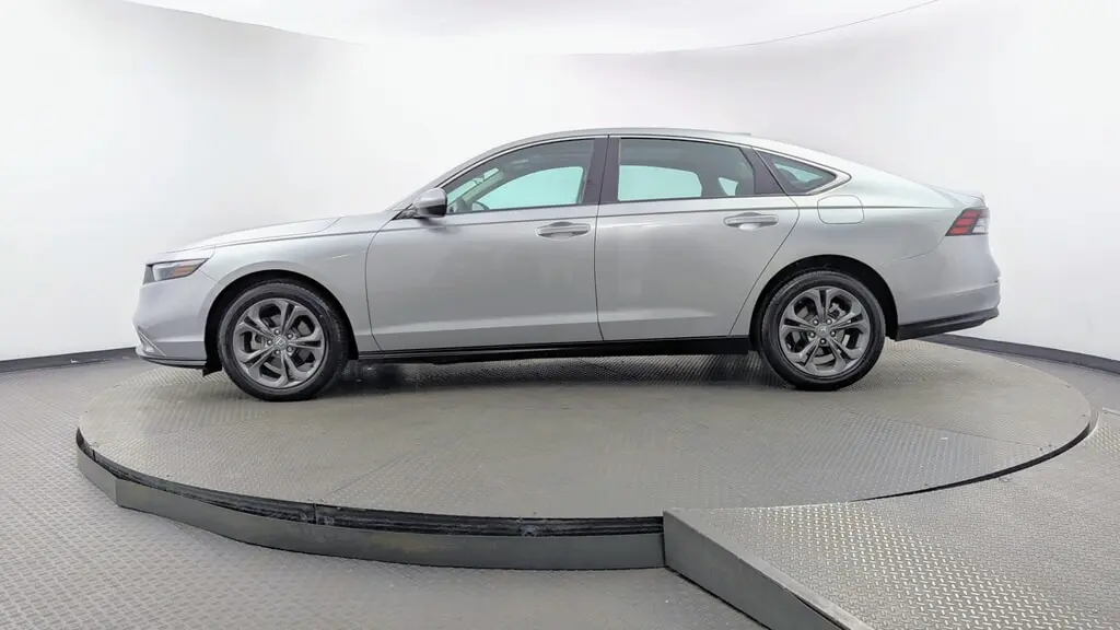 2024 HONDA ACCORD EX photo 2