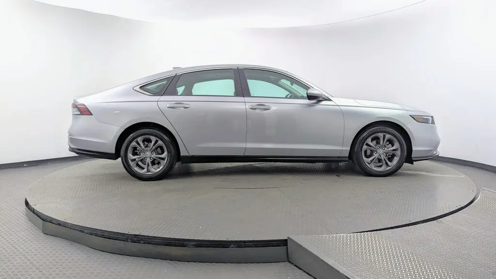 2024 HONDA ACCORD EX photo 8