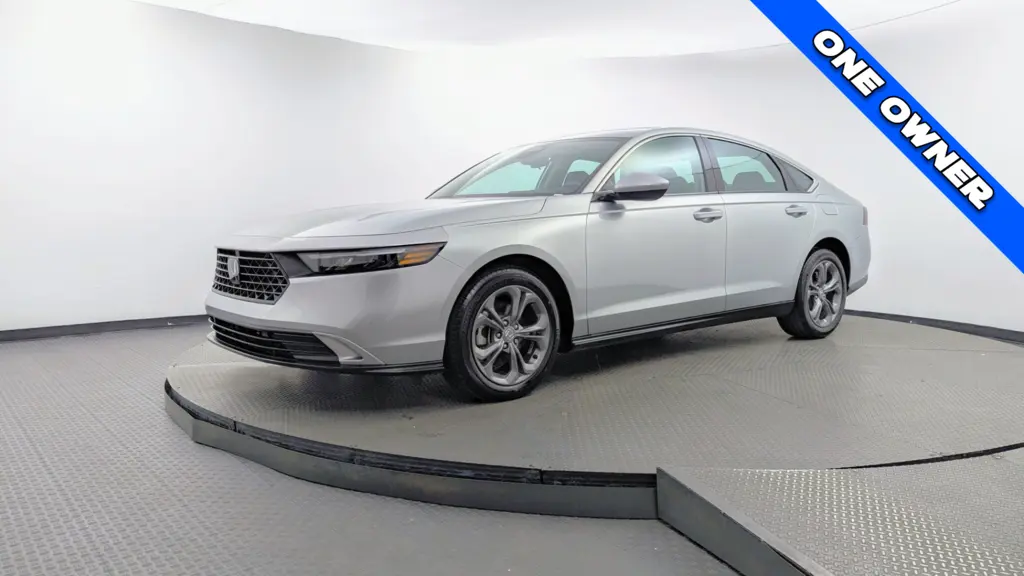 2024 HONDA ACCORD EX photo 1