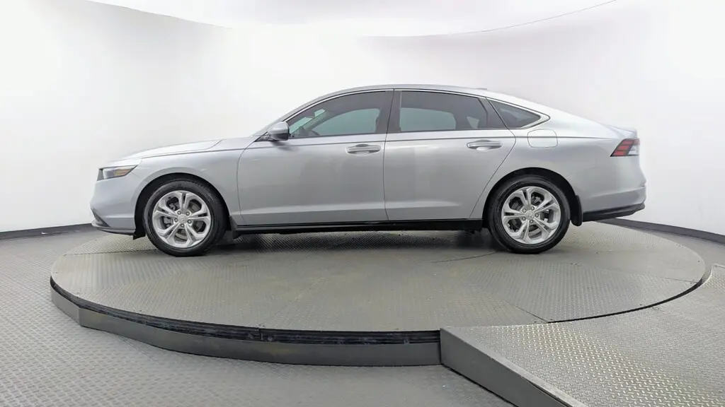 2025 HONDA ACCORD LX photo 2
