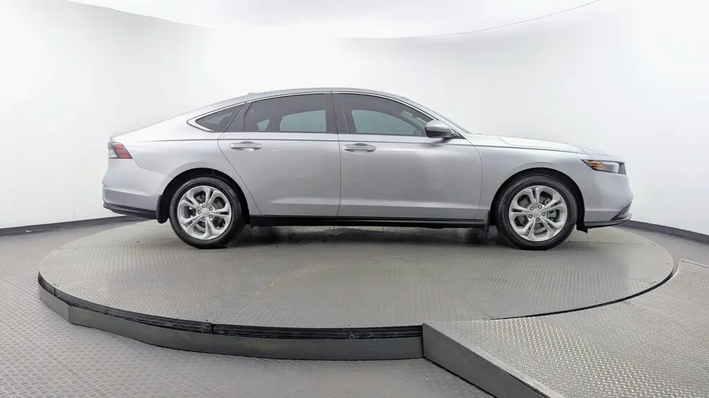 2025 HONDA ACCORD LX photo 8