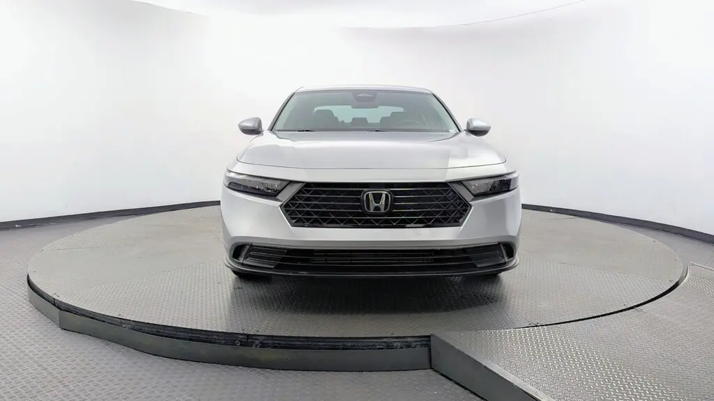2025 HONDA ACCORD LX photo 11