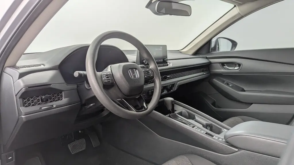 2025 HONDA ACCORD LX photo 23