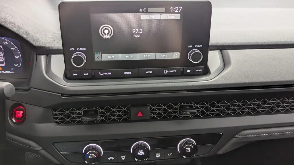 2025 HONDA ACCORD LX photo 27