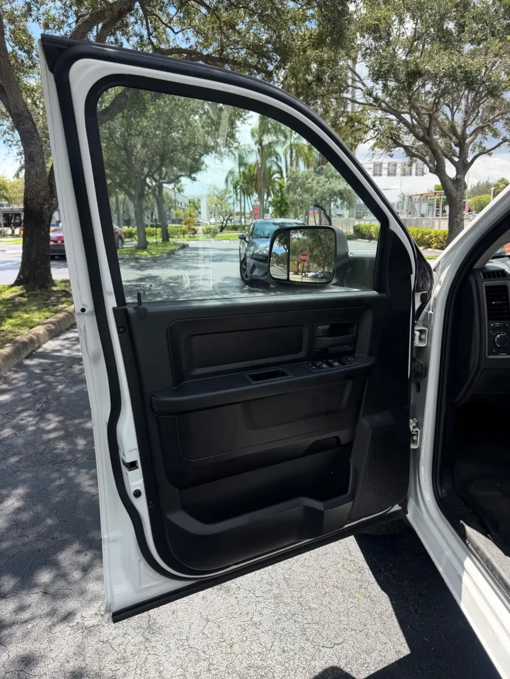 2023 RAM 1500 CLASSIC TRADESMAN photo 9