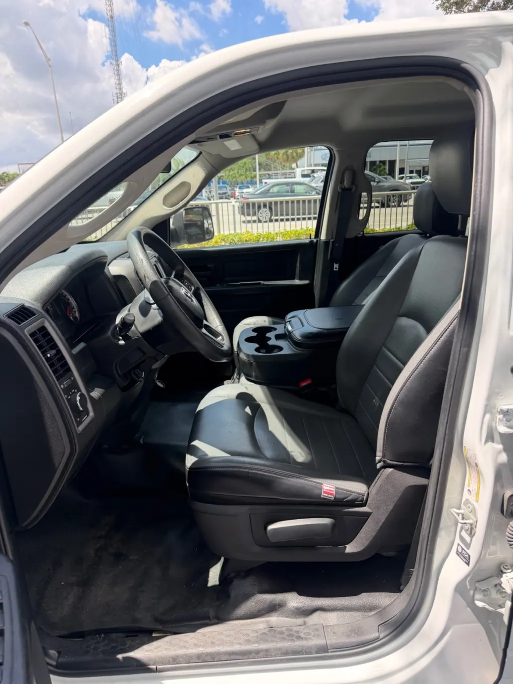 2023 RAM 1500 CLASSIC TRADESMAN photo 10